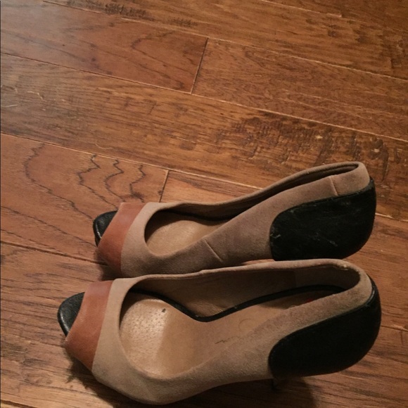 Jessica Simpson stilettos - Picture 3 of 6